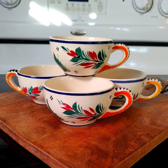 HB QUIMPER VINTAGE COFFEE CUPS SET of FOUR CIRCA 1968-83. - Picture 7 of 9